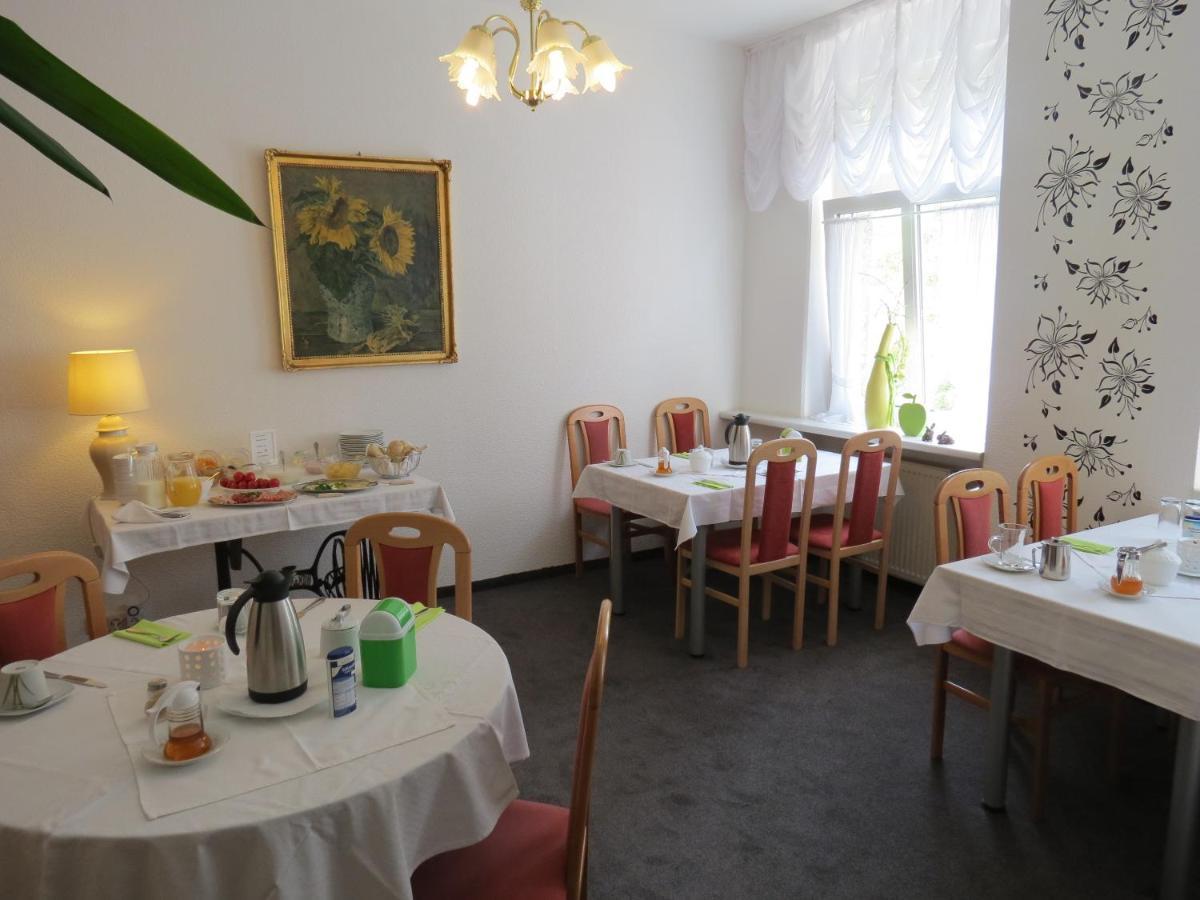 Hotel-Pension Schloss -Miramar บัดเอลสเตอร์ ภายนอก รูปภาพ