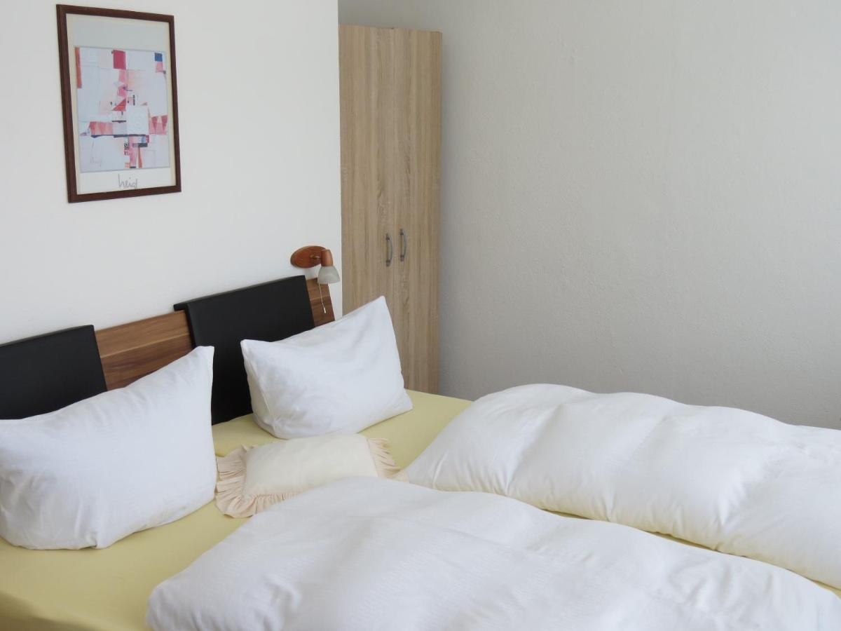 Hotel-Pension Schloss -Miramar บัดเอลสเตอร์ ภายนอก รูปภาพ